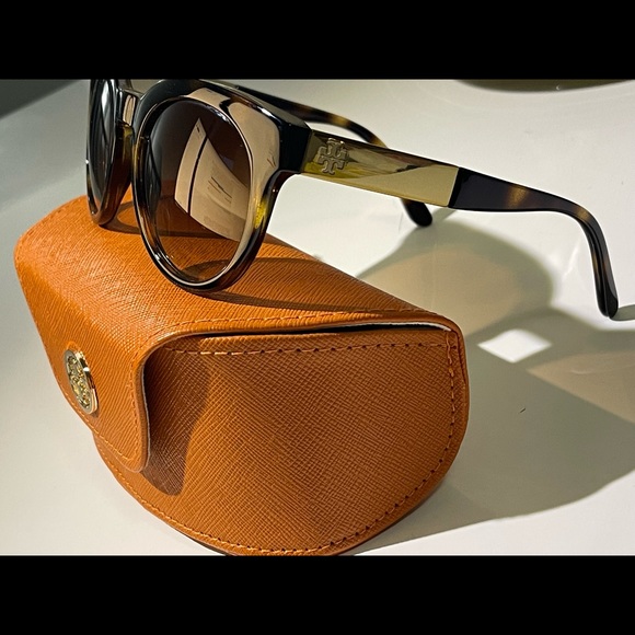 Tory Burch Accessories - Tory Burch sunglasses